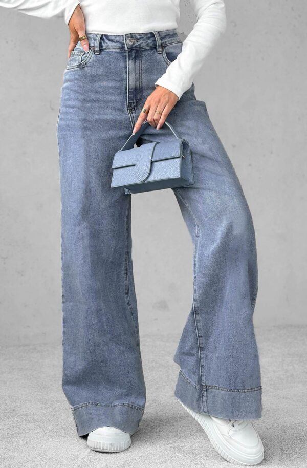 Skyline Wide-Leg Flared Denim Jeans – High-Waisted & On-Trend