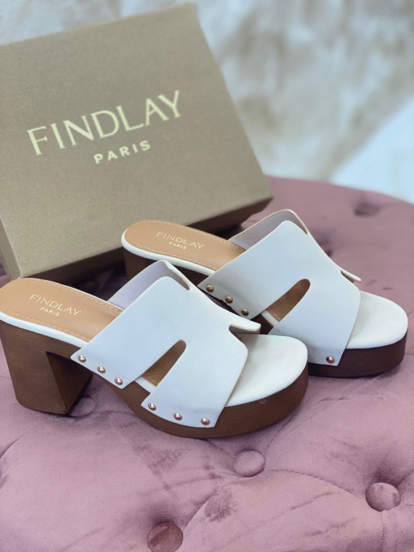 Lapparel Beige Sandals